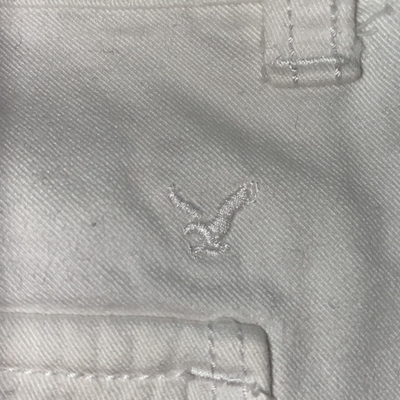 American Eagle Outfitters white denim shorts - Picture 3 of 3